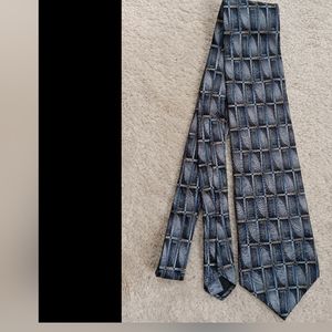 Stafford Dress Tie